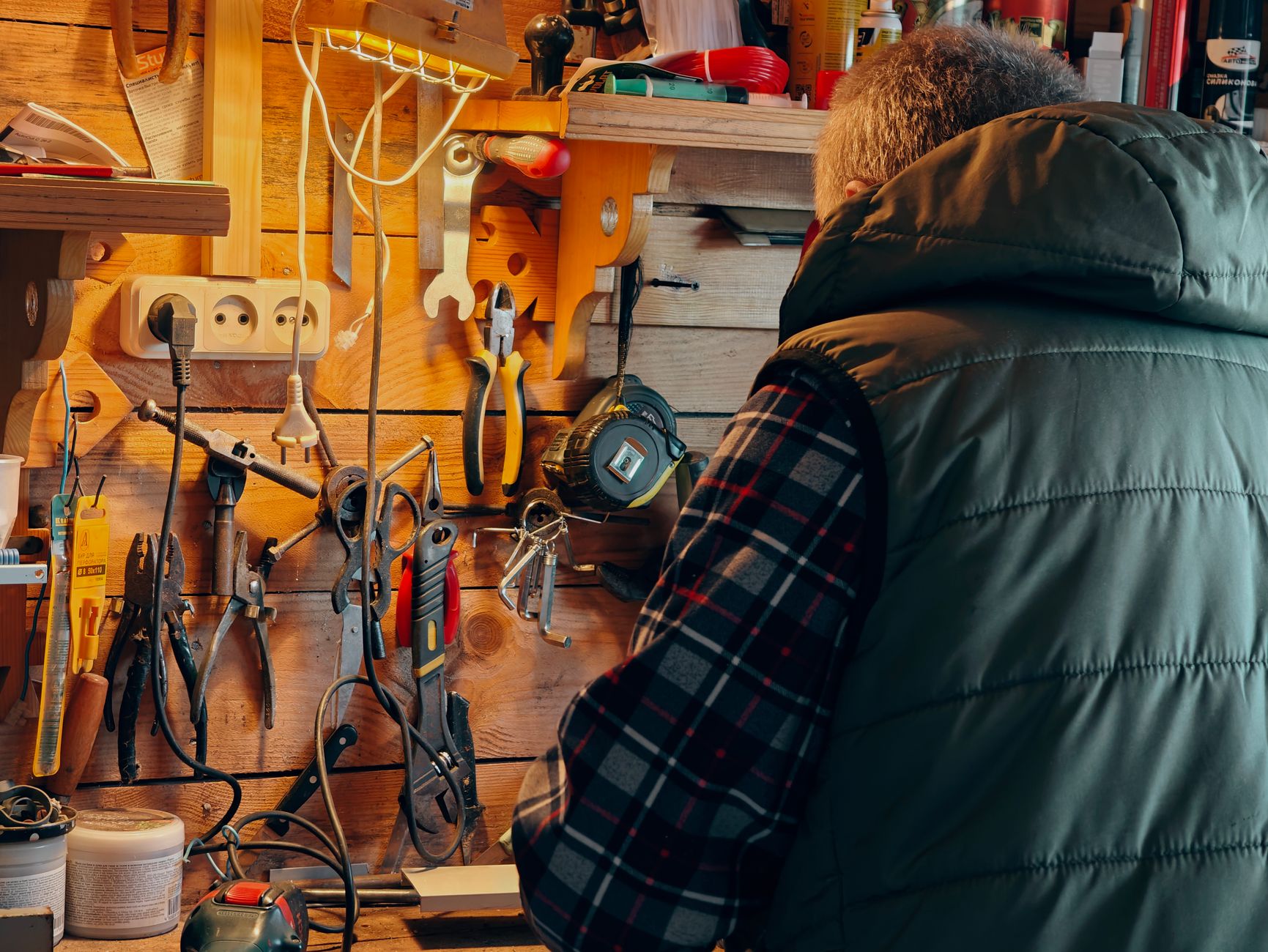 Outils essentiels pour petits travaux de bricolage à la maison